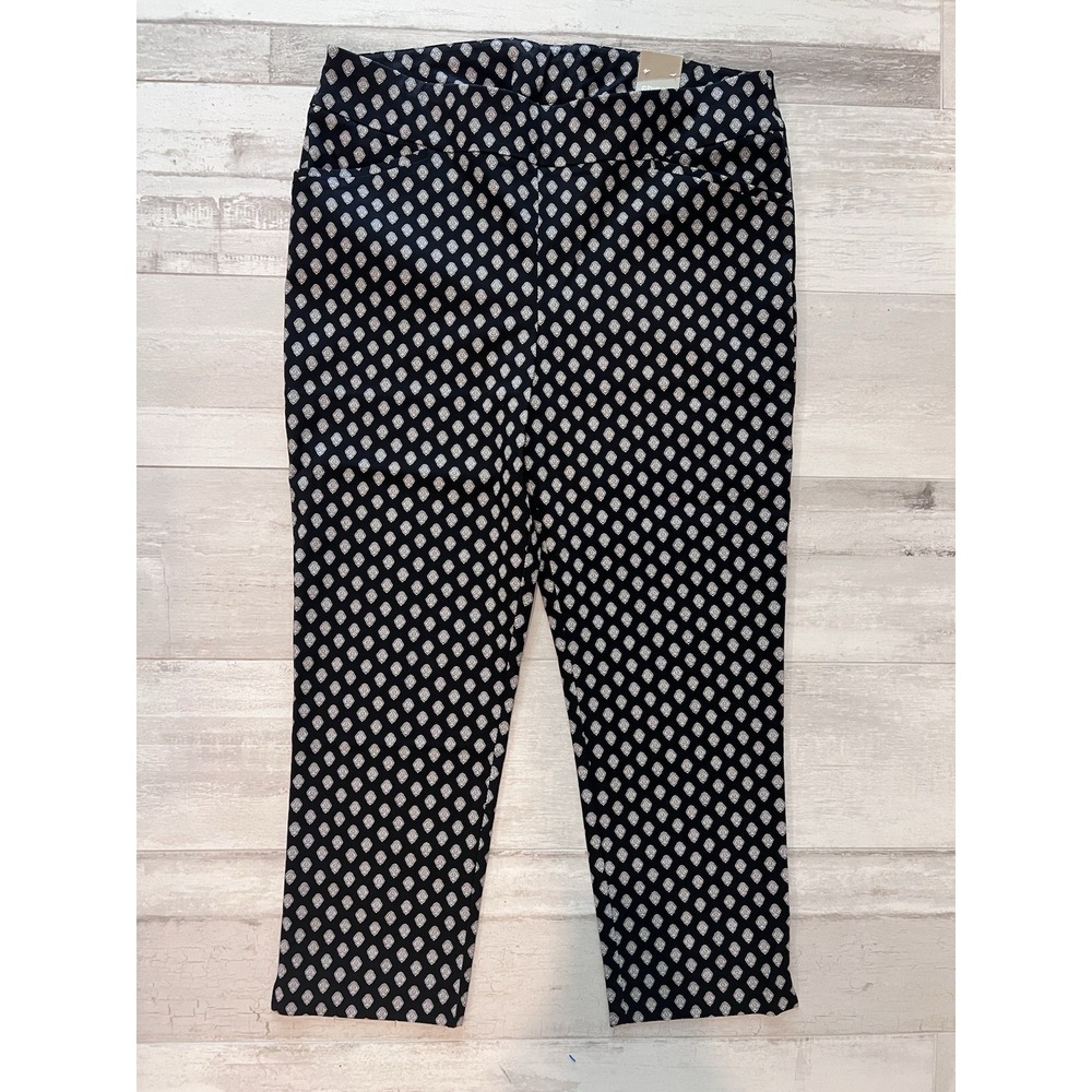 CHICO'S Josie Slim Ankle Pants (3) Black Medallion Print Pull on- Stretch-Travel